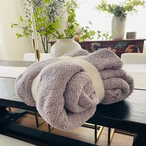 Threshold cozy chenille blanket-full/queen